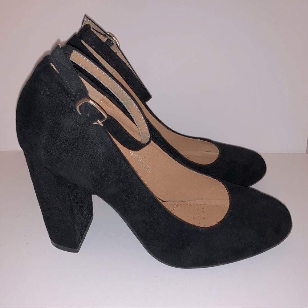 Black Suede Closed-toed heels